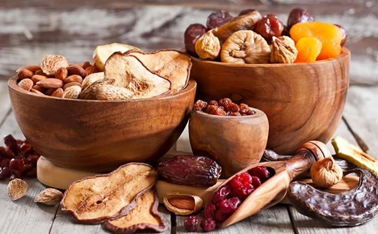 با این ۸ میوه خشک، سریع تر وزن کم کنید